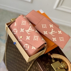 LV Purse